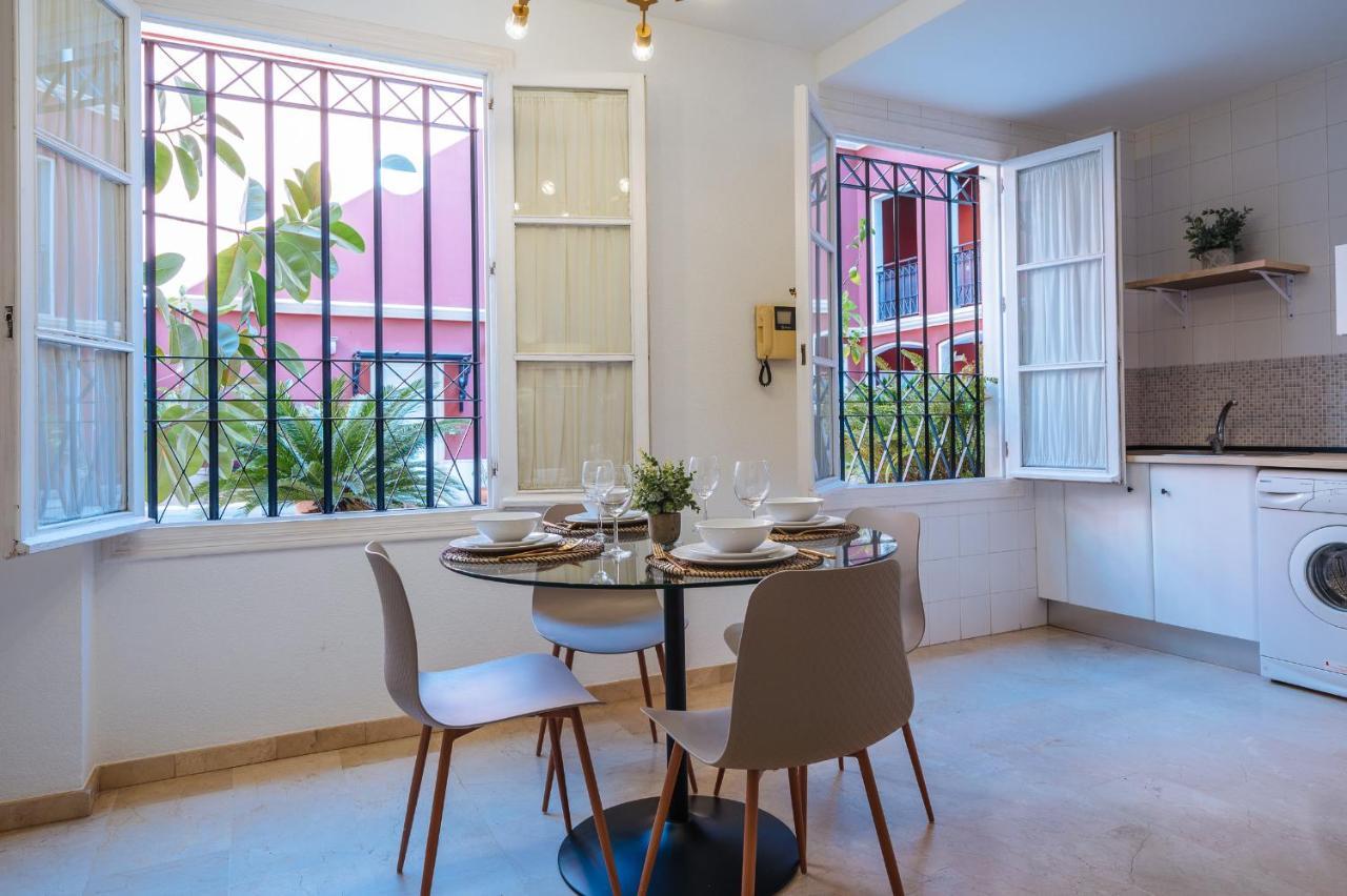 Lirio Suite Apartment - Private Parking Included Sewilla Zewnętrze zdjęcie